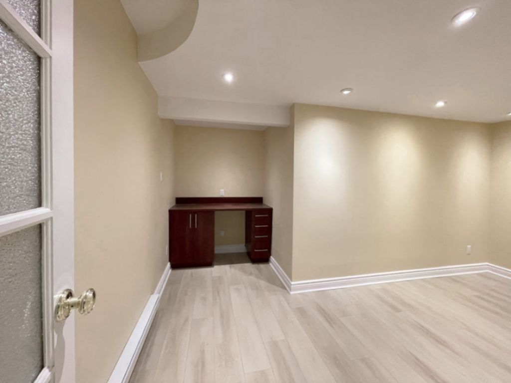 Prime location in the heart of Old Montr�al