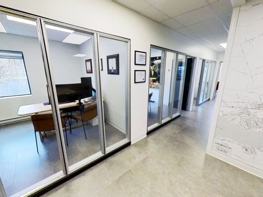 BUREAUX  SOUS-LOUER