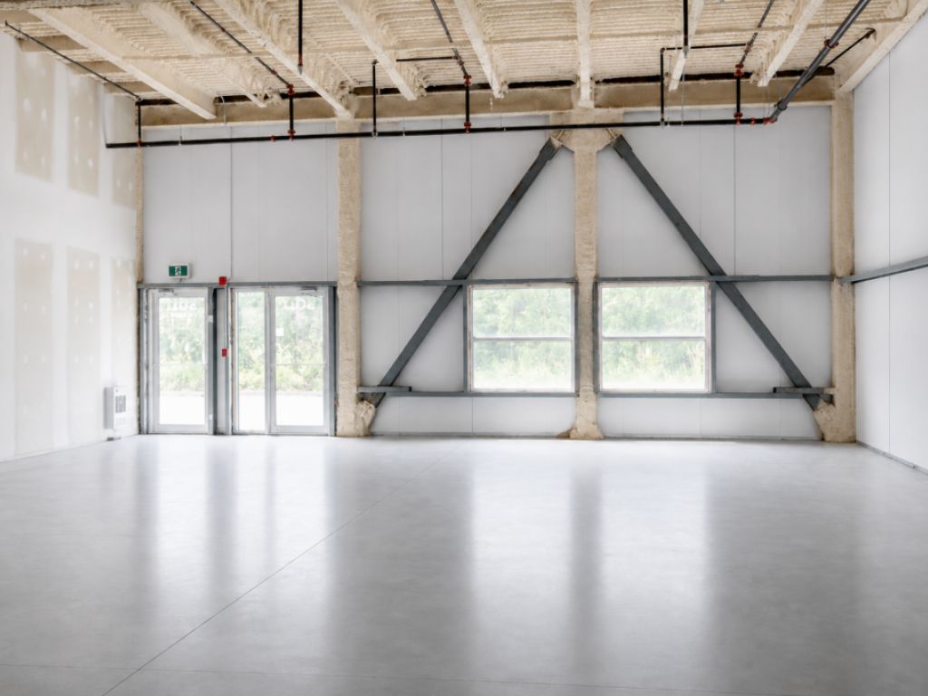 Local industriel � louer de 22 560 PI� | Laval