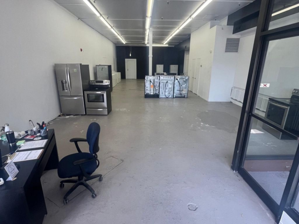Large Commercial Space for Rent in Downtown Trois-Rivires