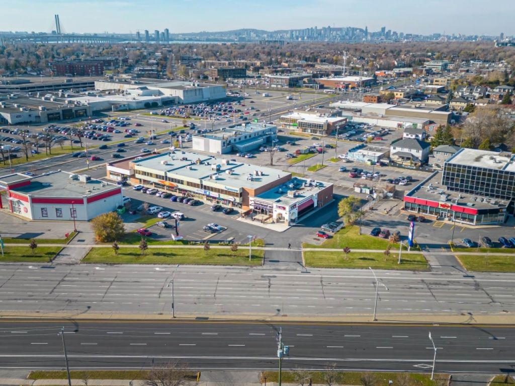 Espace commercial et bureaux  louer Brossard