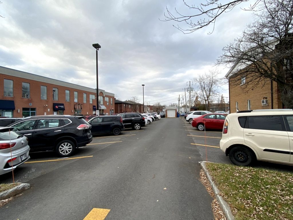 SPACES FOR RENT |1250 SF |Montarville, Saint-Bruno-de-Montarville