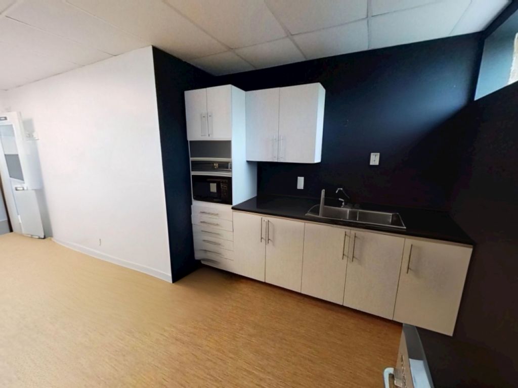 LOCAL 602 - LOCAL INDUSTRIEL  NEUVILLE