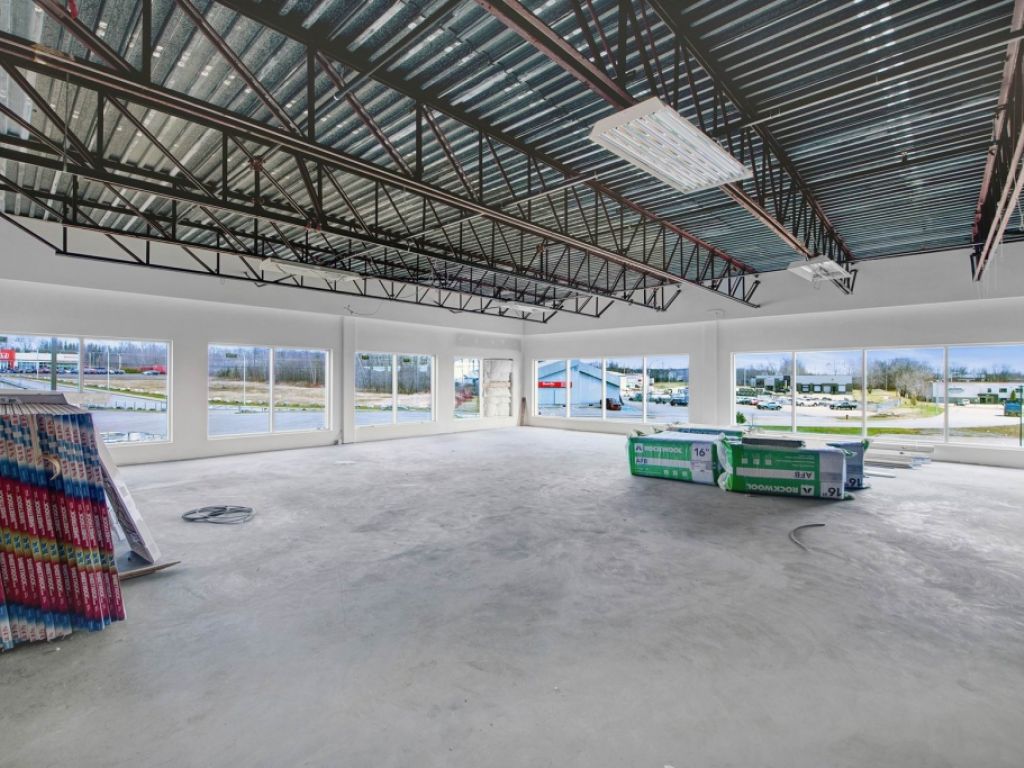 Comm. and office space for rent 1,000 to 15,000 sq.ft. Donnacona