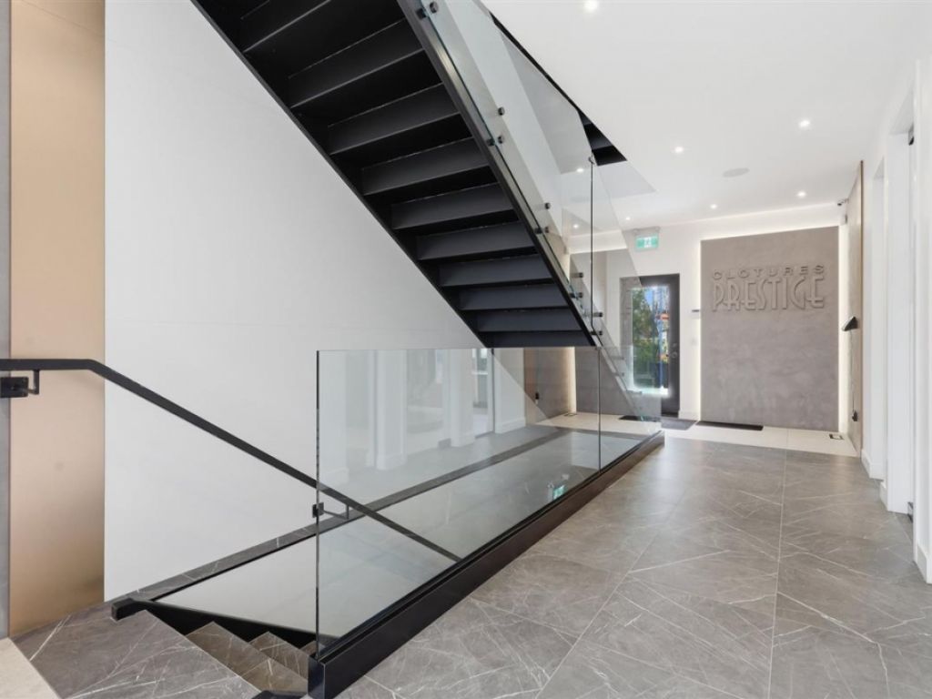 B�tisse commerciale/Bureau � vendre