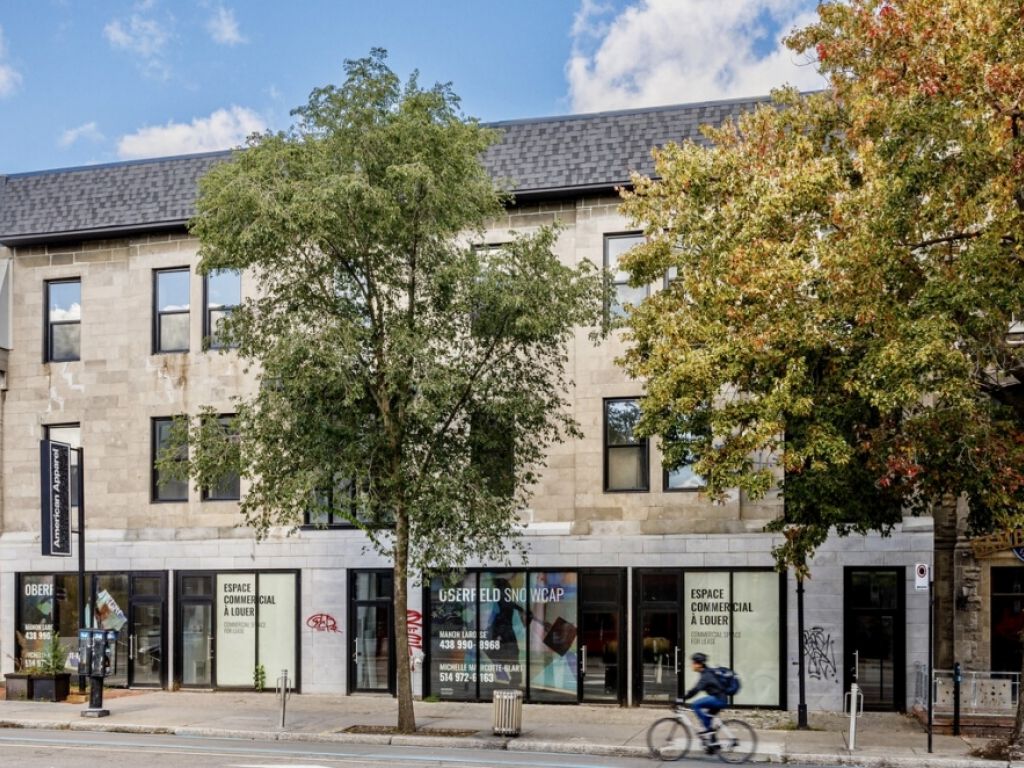 Prime retail spaces along St-Denis street