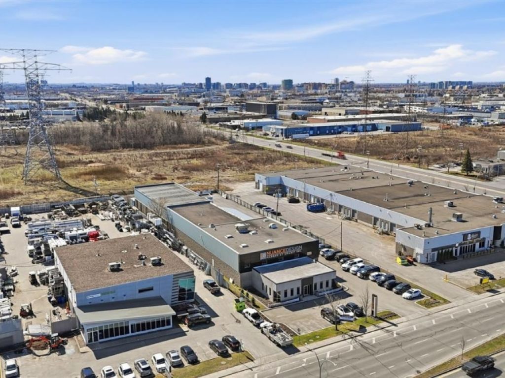 Industrial building for sale