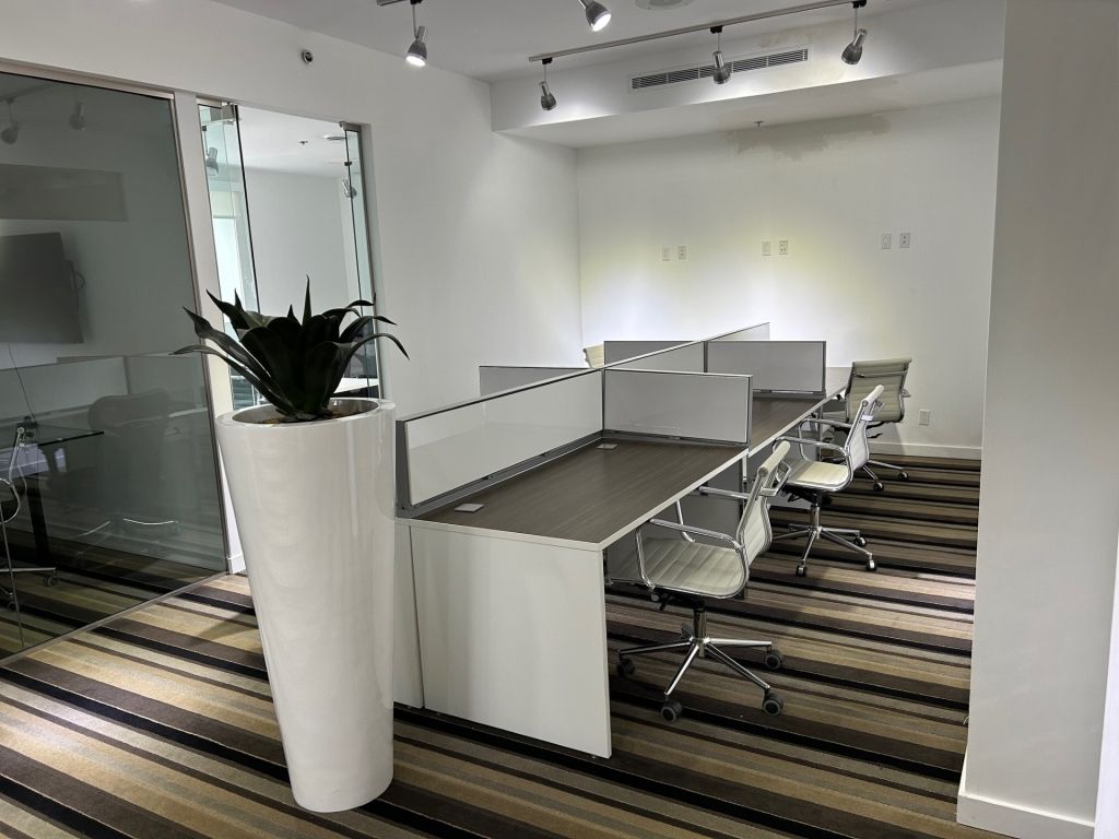 Modern offices for rent with conference rooms, kitchen and parking