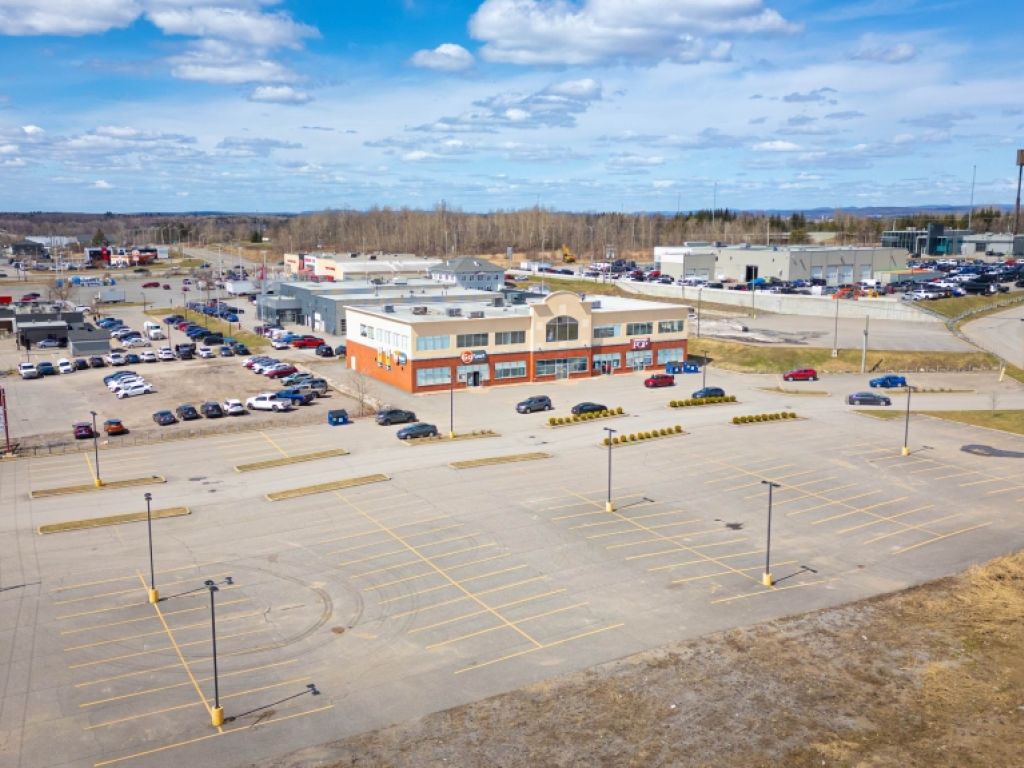 Comm. and office space for rent 1,000 to 15,000 sq.ft. Donnacona