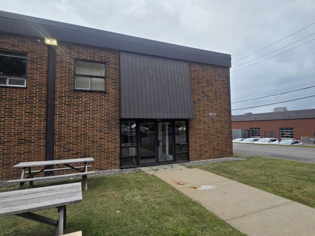 Local industriel/commercial  Parc Colbert - 2366-190 Galvani