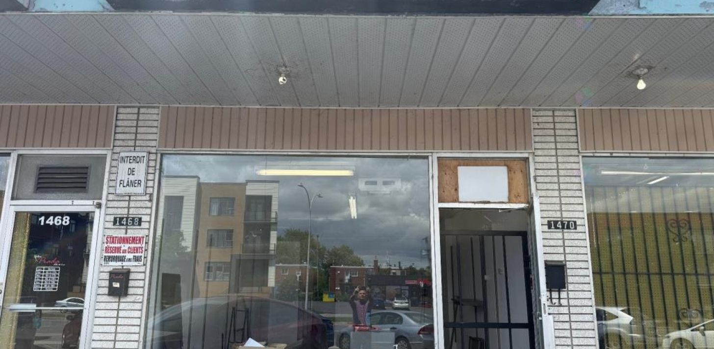 775 sqft Ground space in shopping center of LaSalle - For Rent