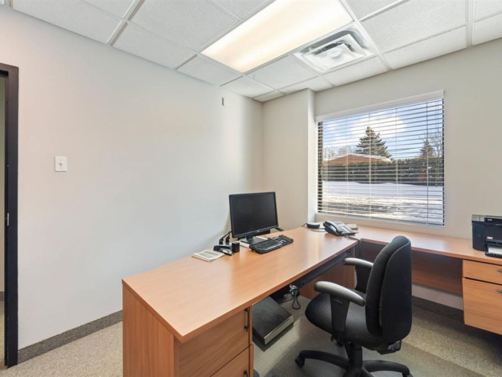Office Space for Rent � 4150 Boul. St-Martin O., unit 100, Laval (Chomedey)