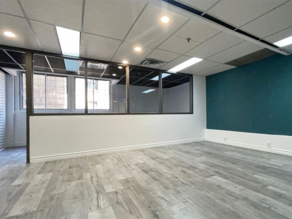 Prime location in the heart of Old Montr�al