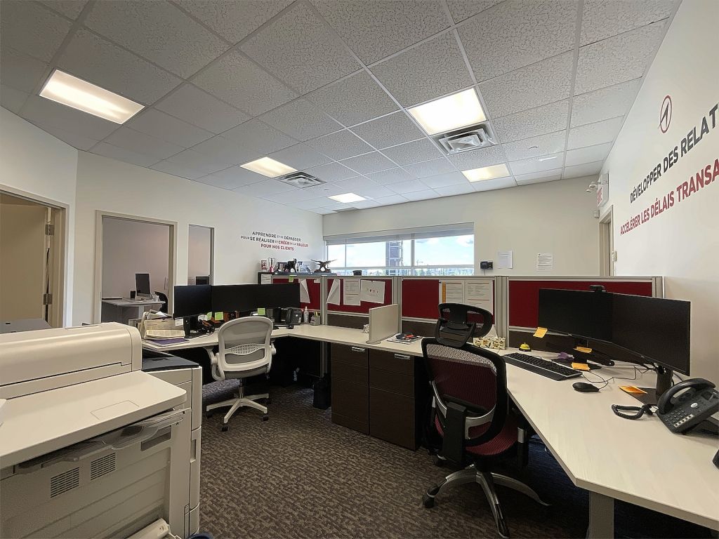 OFFICE SPACE FOR RENT 1000 sqft. - LAVAL