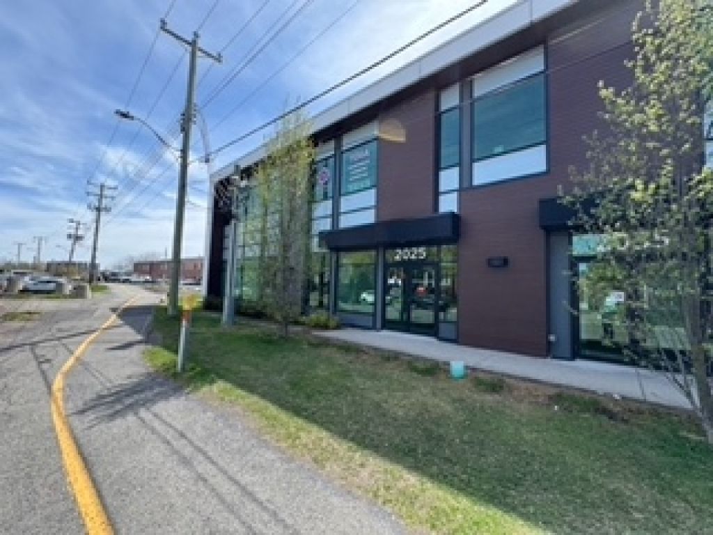 condo a vendre 2025 rue Victoria  Lachine