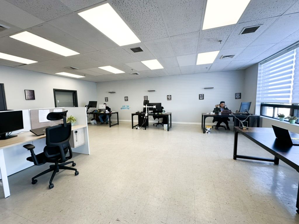 Flexible Office, Coworking & Warehouse Space | Saint-Laurent | From $99