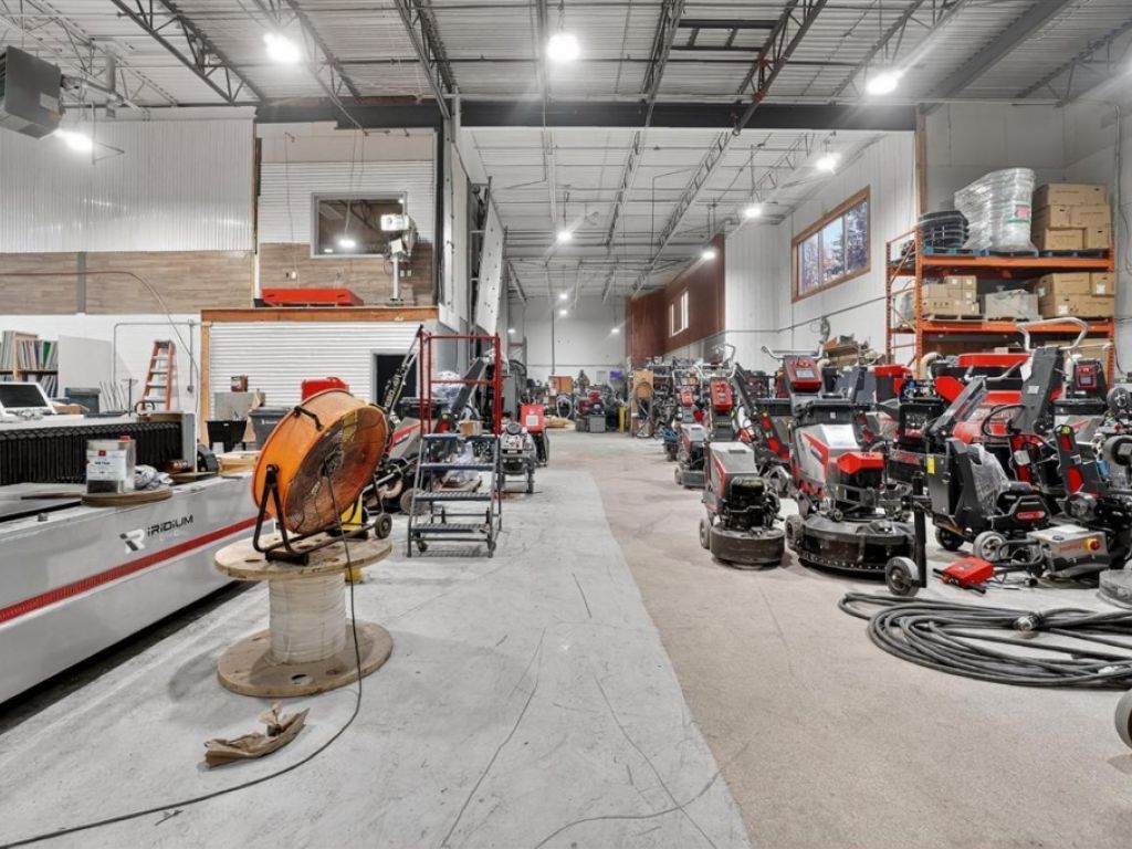 Industrial condo for sale � $350/sq.ft.