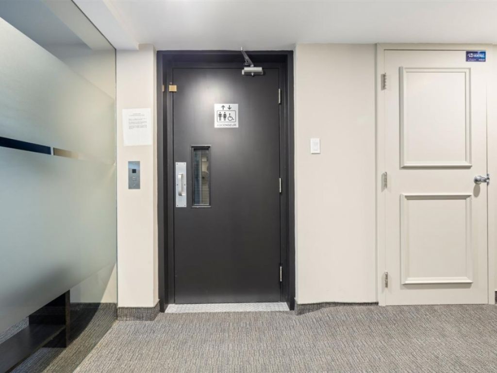 Office Space for Rent � 4150 Boul. St-Martin O., unit 100, Laval (Chomedey)