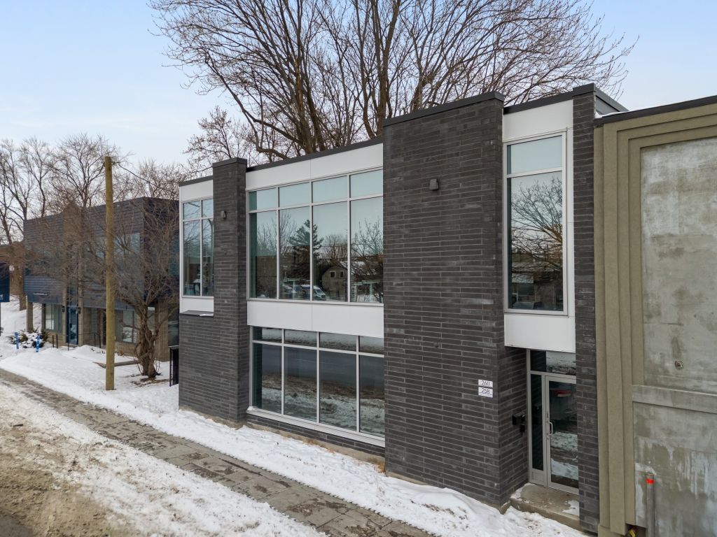 Bureau / Espace commercial neuf 1200 pc La Prairie