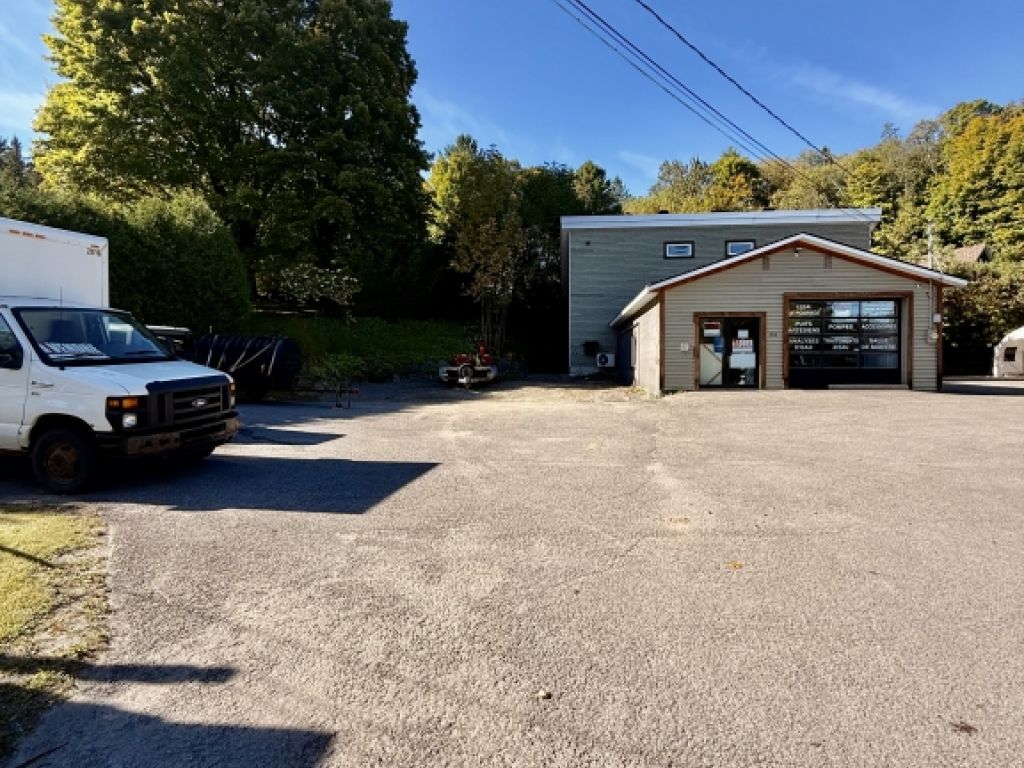 Commercial Property for Lease � Office & Garage Space