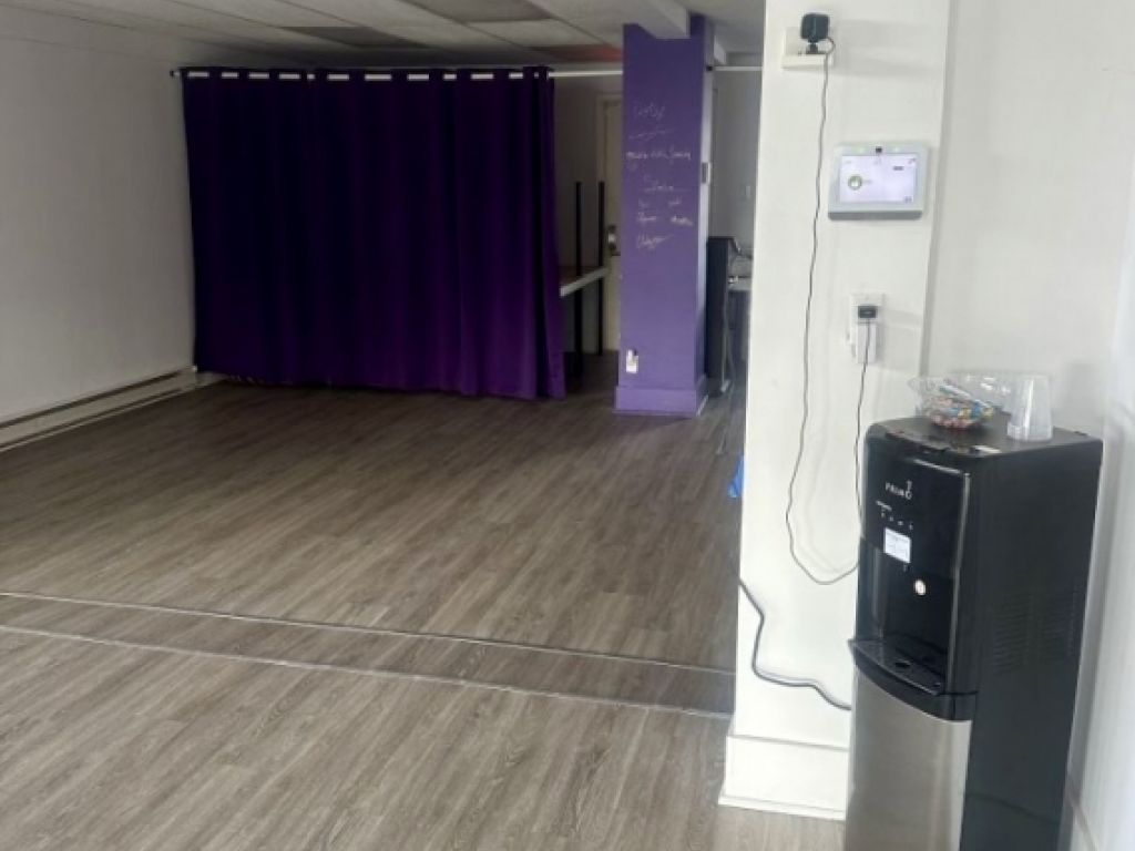Commercial Lease Takeover  Rare Opportunity in Laval!