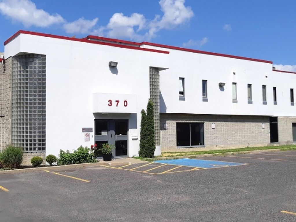 Office to rent in a Nobert Business Center in Longueuil