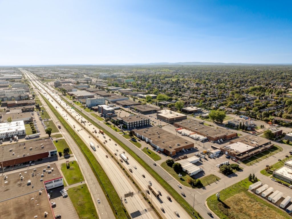 Industrial air-conditioned warehouse for rent-Dorval-Highways 40/13