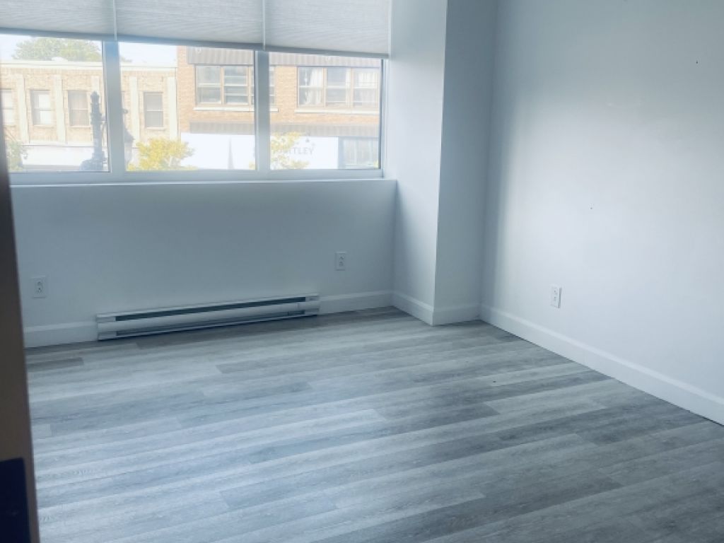 Office for rent - 465 rue Victoria St-Lambert Rive-Sud - 900 pi2