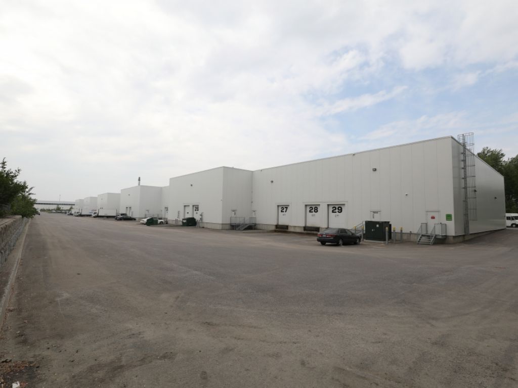 Industrial Space for Rent of 22 560 sq. ft. | | Laval