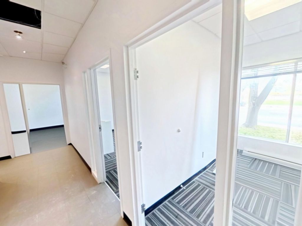 Local commercial � louer � Vanier� 303, boulevard Pierre-Bertrand, local 102