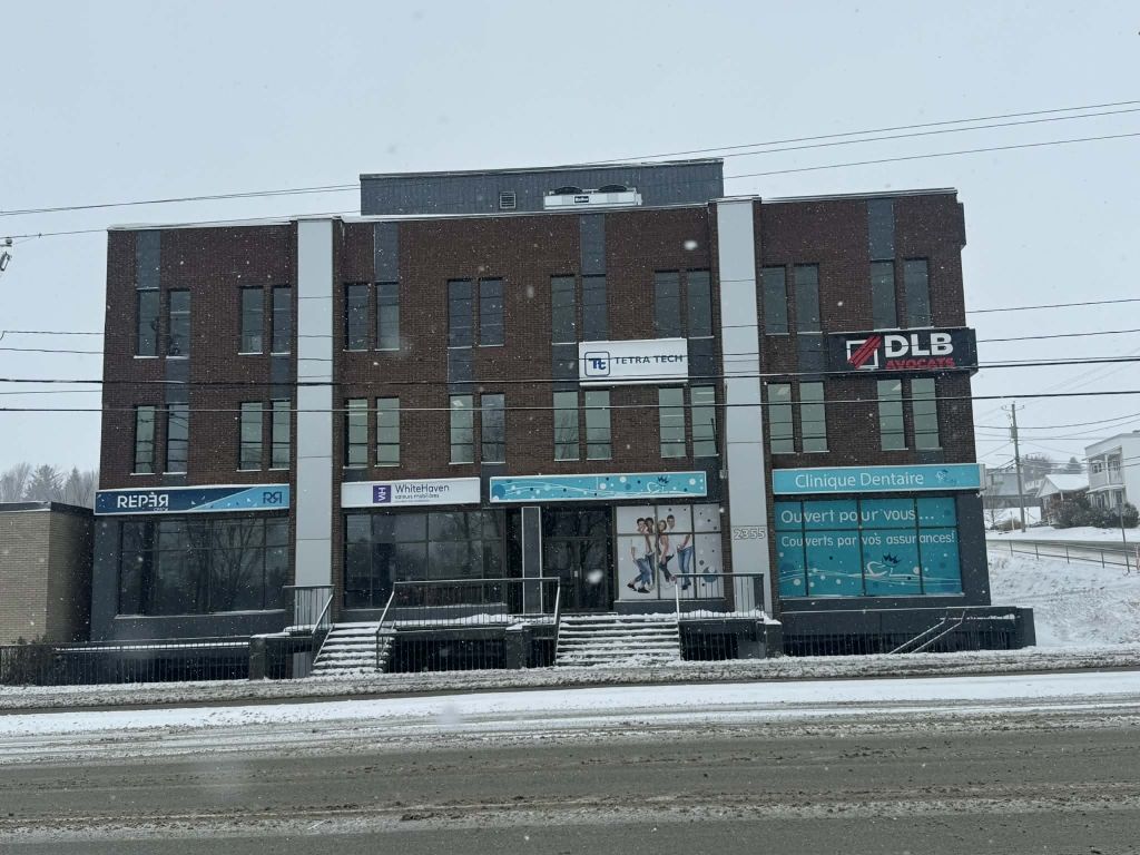 Superbe local de 1149 pc situ� au 2e �tage