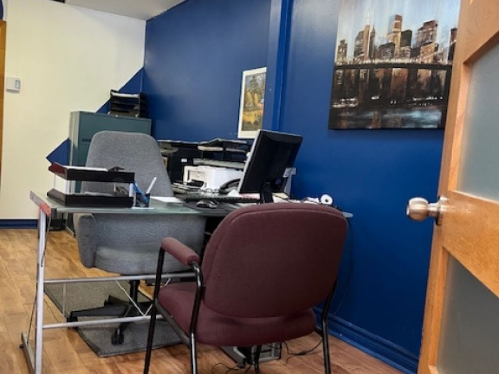 Local commercial sur axe passant / commerces et entreprises recherchant pr�sence et visibilit�