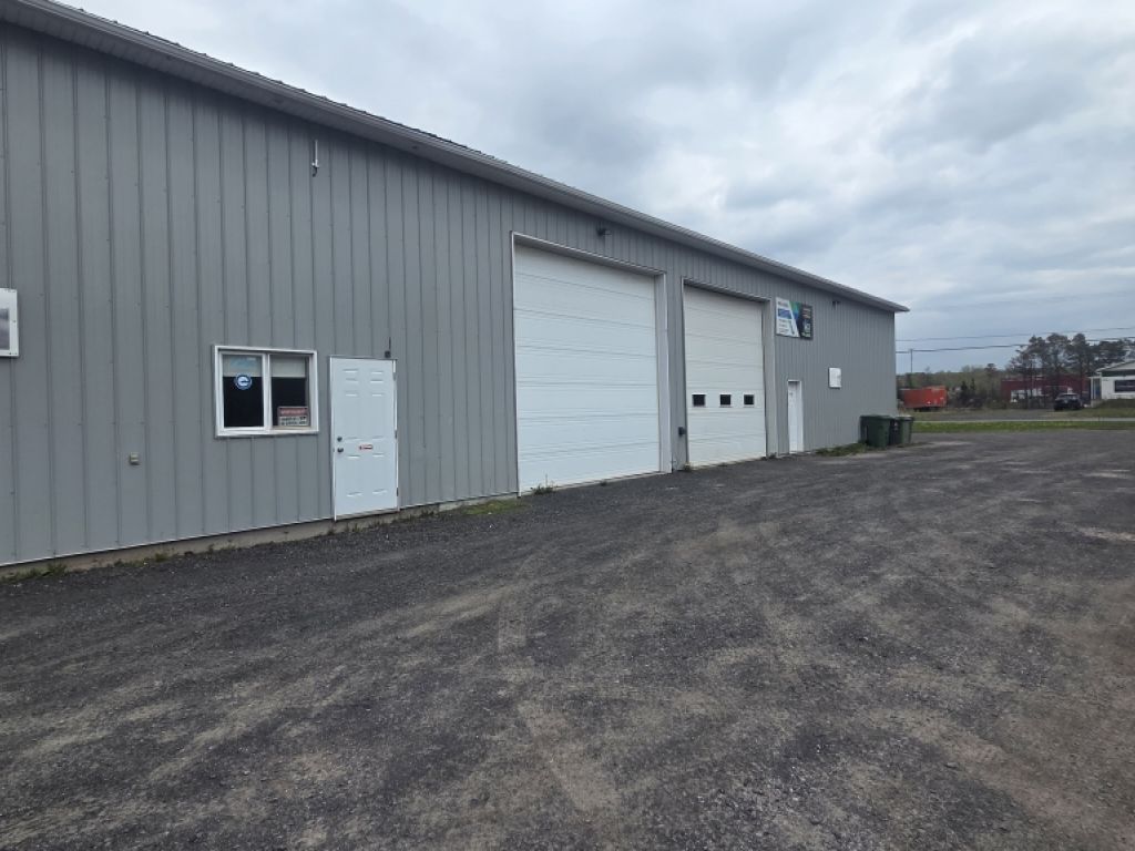 Local industriel � louer - Saint-Apollinaire - 1780 PC
