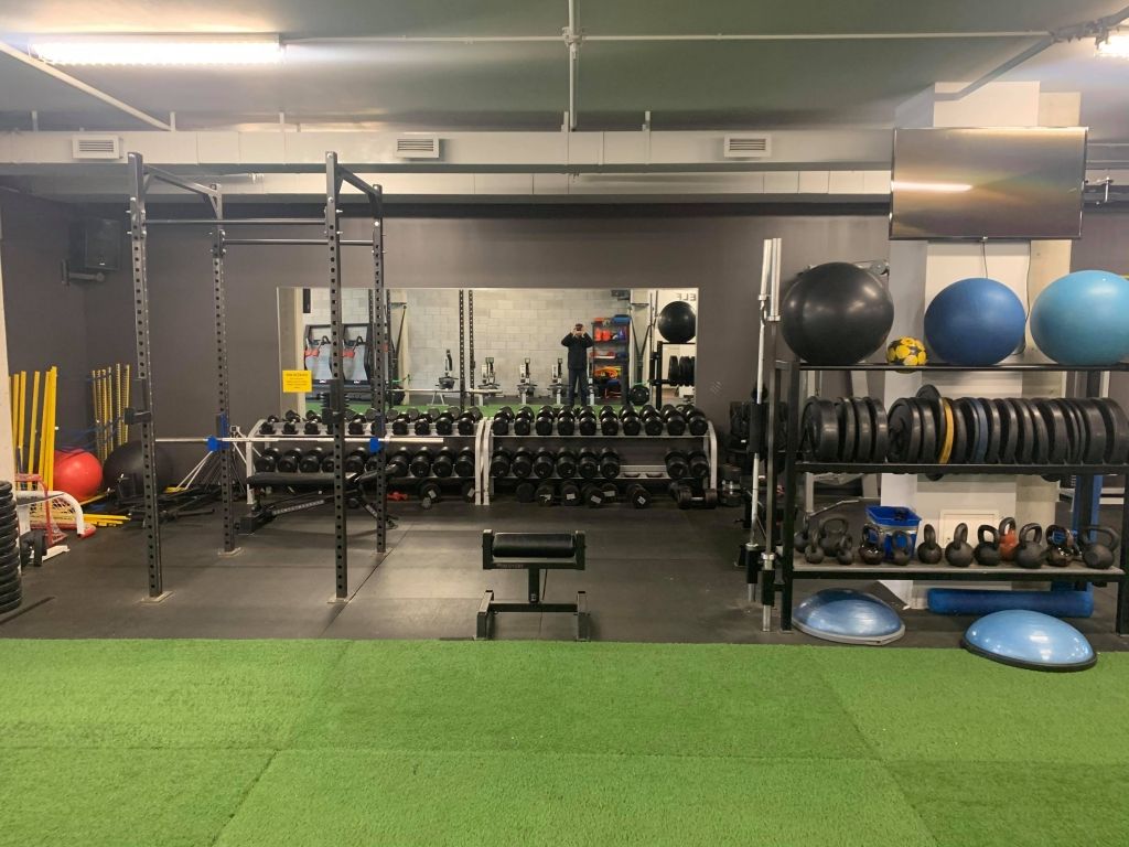 Gym for sublet in Delson