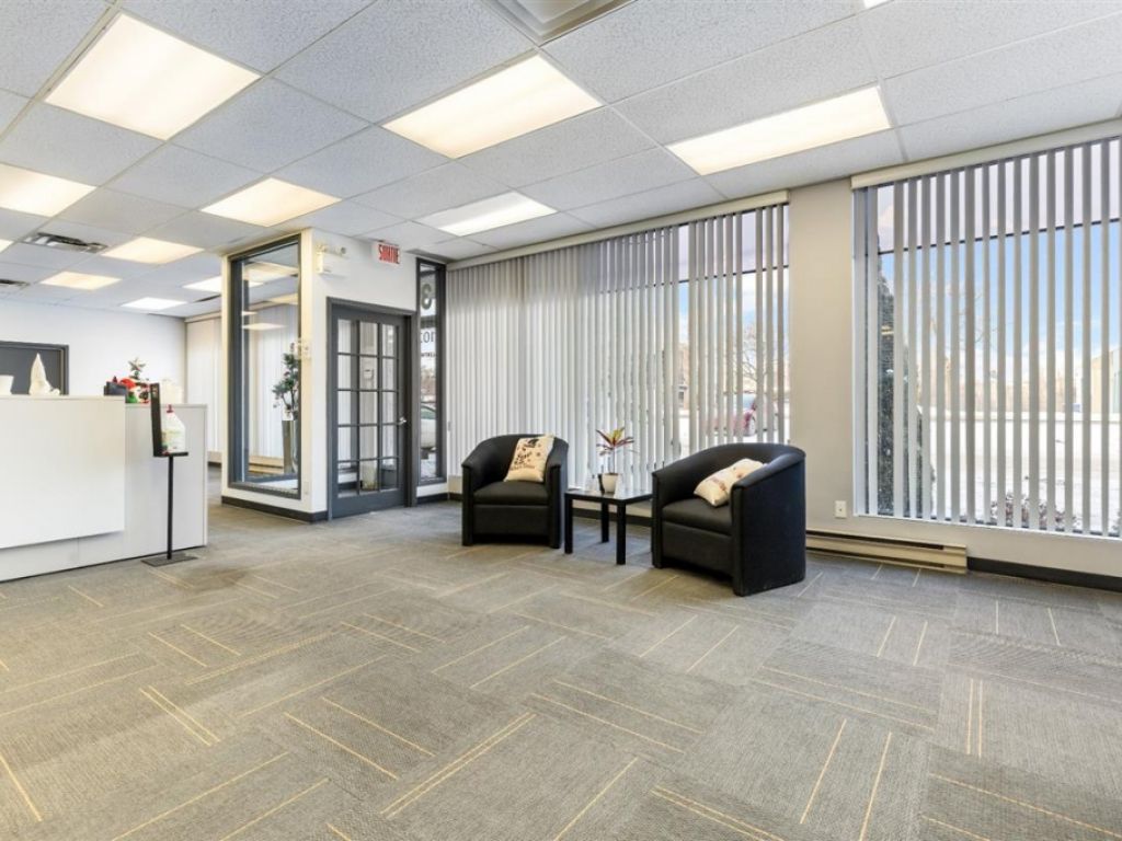 Espace bureau � louer - 31 Boul. de la Seigneurie E., local 103