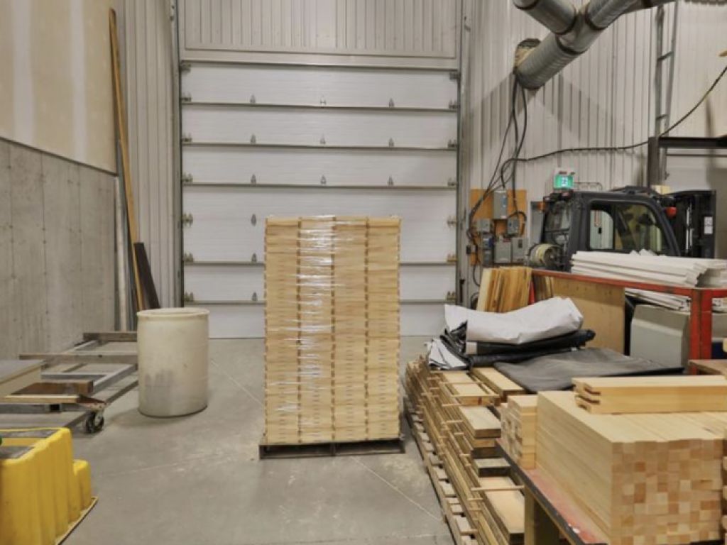 Superbe Local  18000' Industriel et/ou Commercial-Showroom-bureaux A louer