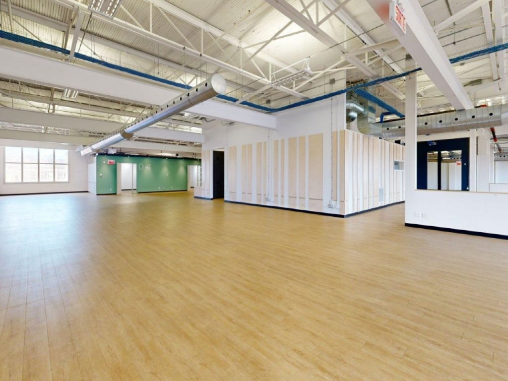 Grand bureau lumineux � louer � Saint-Henri