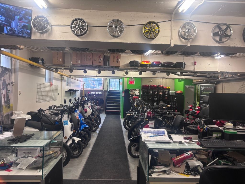 Light industrial space for rent in Villeray!