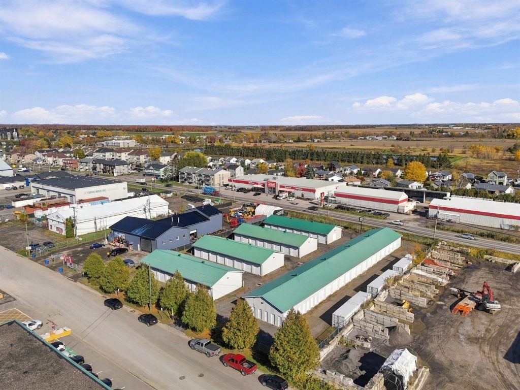 B�tisse industrielle � 280 Rue Industrielle, Saint-Lin/Laurentides