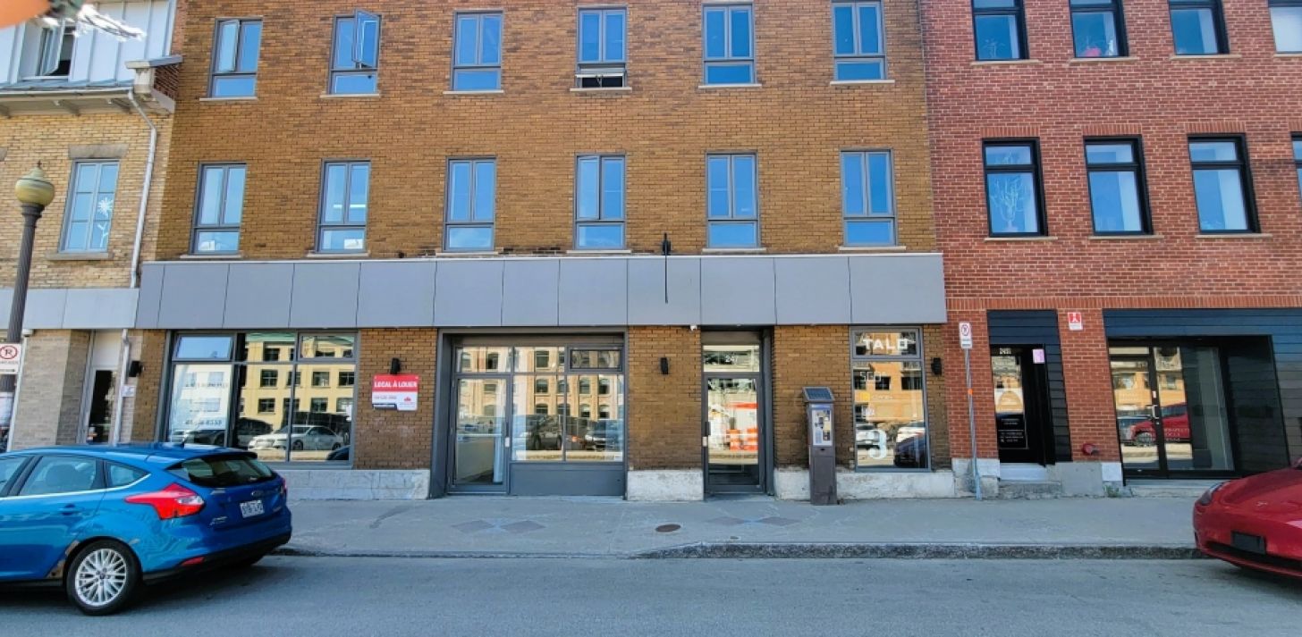 Opportunité commerciale à louer  Centre-Ville - 700pc - For Rent
