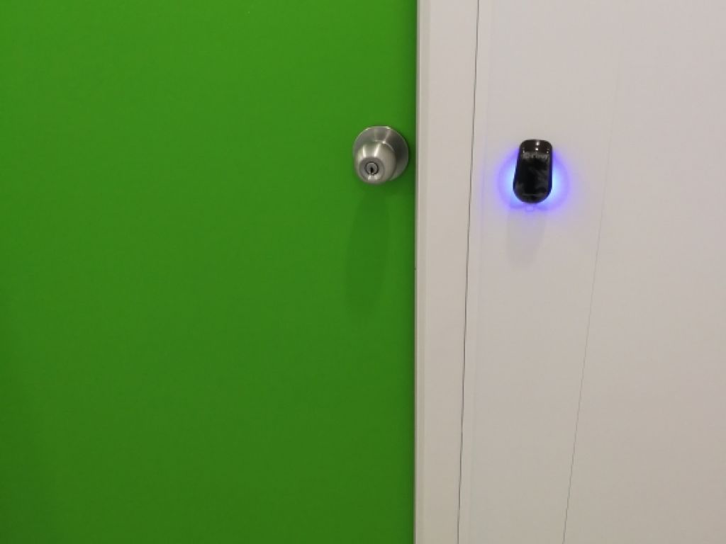 Industrial space 300 sq ft + Parking available