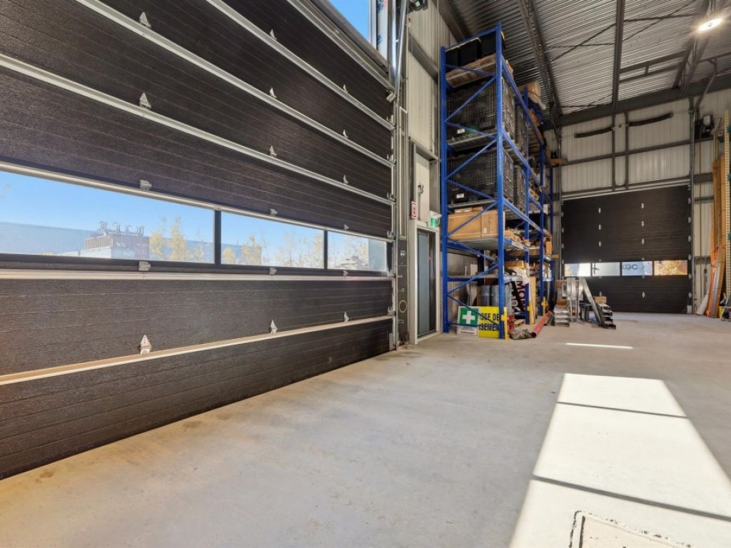 B�tisse industrielle � 12770 Rue du Parc, Mirabel