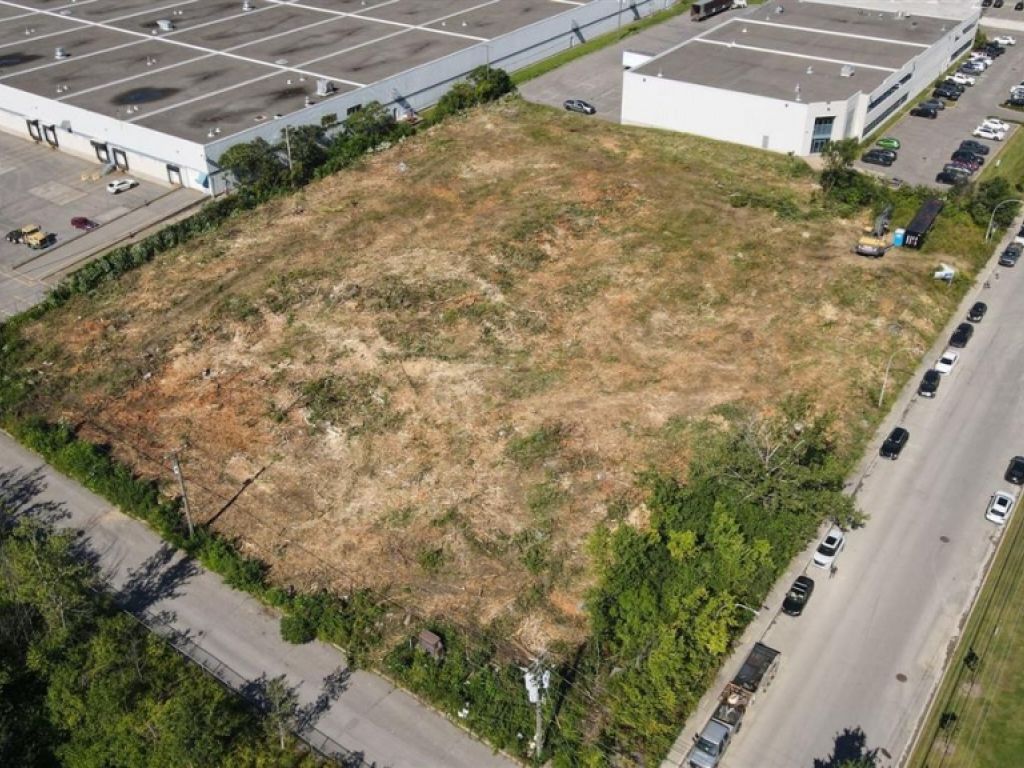 Industrial condo for sale � $330/sq.ft.
