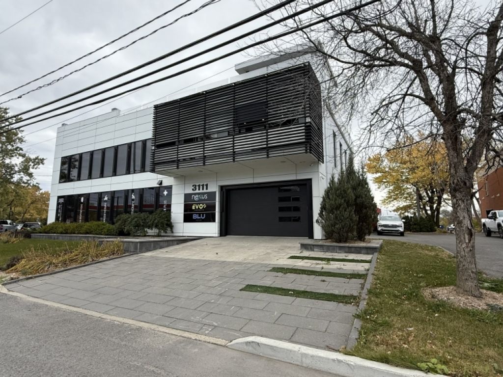 Espace pour une clinique  Les Rivires