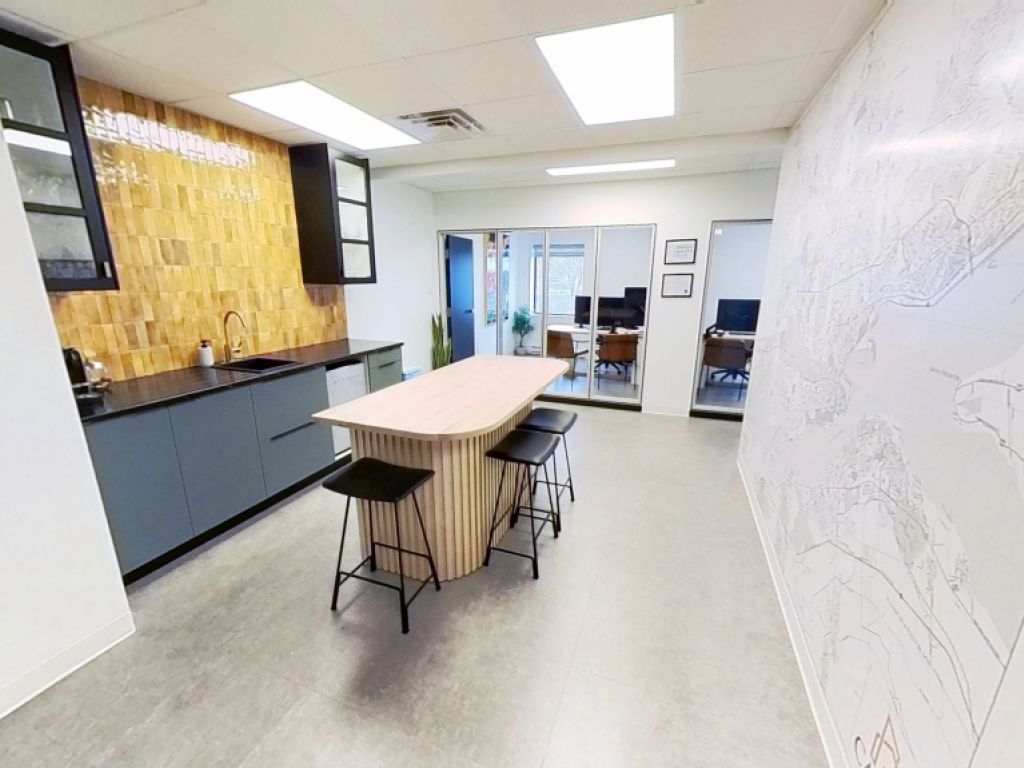Bureau � louer � Local 202 � 895, boulevard Charest Ouest, Saint-Sauveur