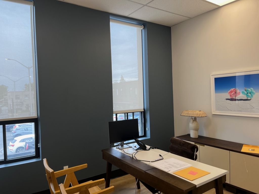 Bureaux de 950 pieds a louer avec 2 bureaux ferm, salle de reception et opportunit d'agrandir au futur
