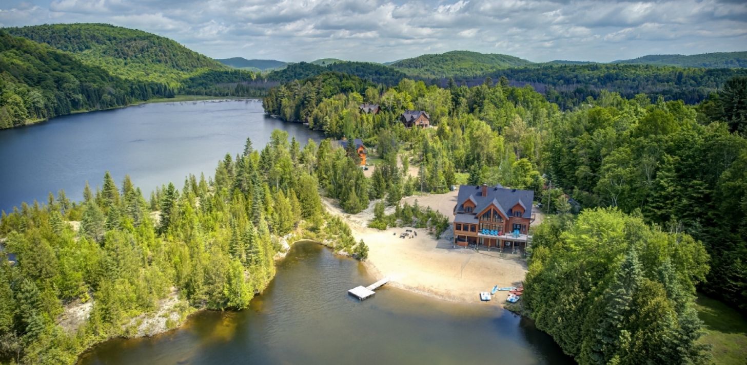 Rental chalet domain for sale in the Laurentians - For Sale