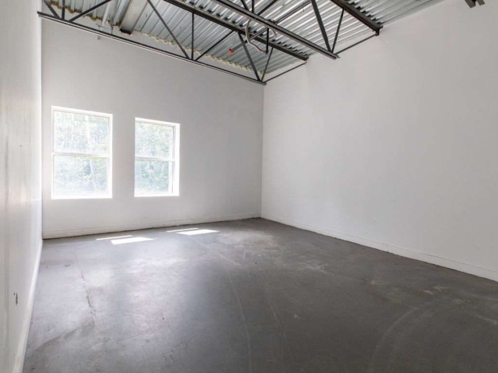 Industrial Space for Rent of 22 560 sq. ft. | | Laval