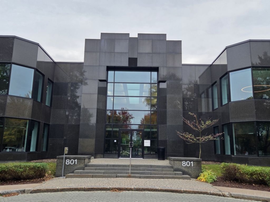 Bureau � louer � Local 105 � 801, Grande All�e Ouest, Montcalm