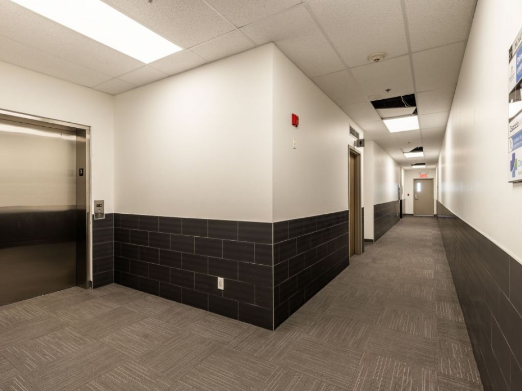 Professional and very bright office